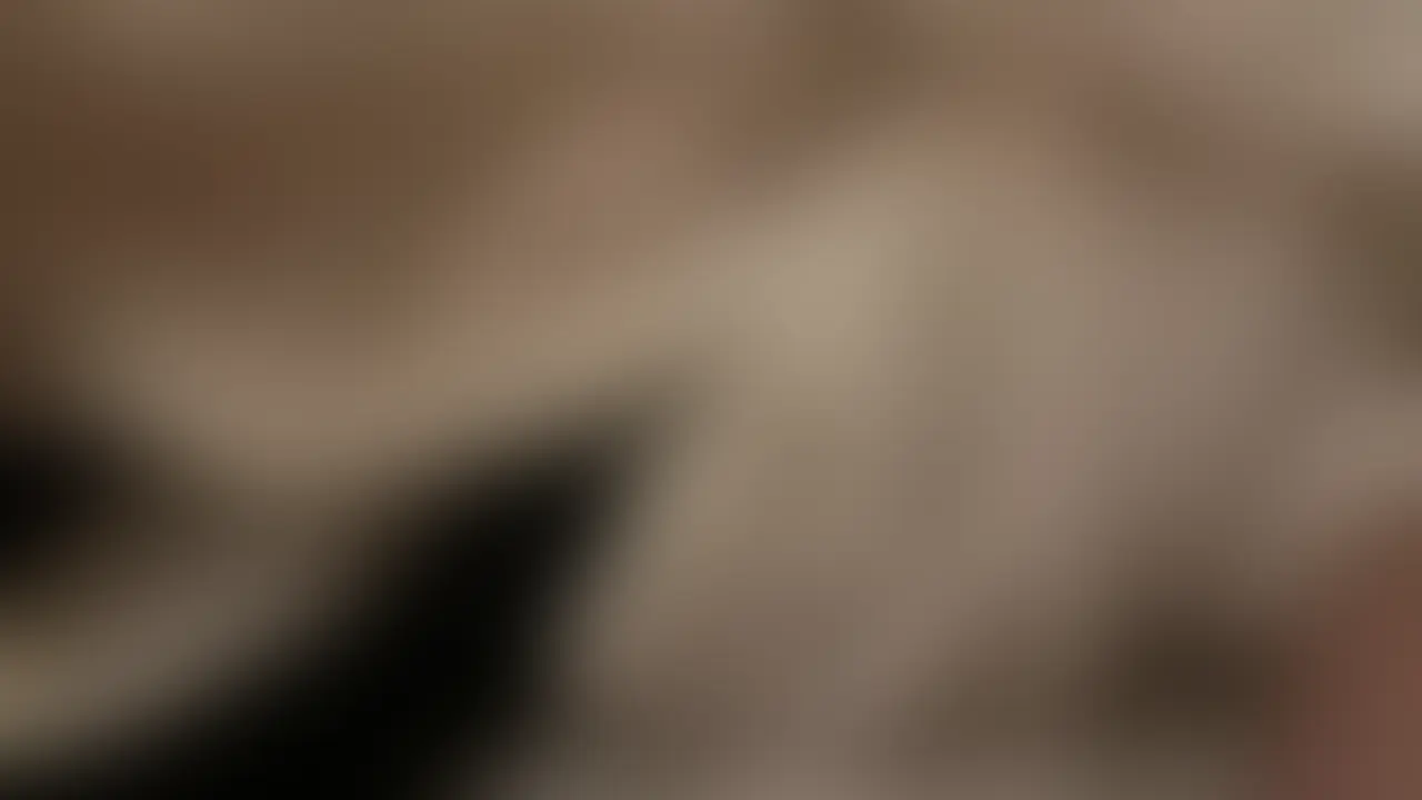オジサンちに泊まりに行った時に「制服に着替えて寝てて」ていわれて普通にガチ寝してたら好き放題イタズラされた時のサイテー動画でてきたから供養する (2/2)