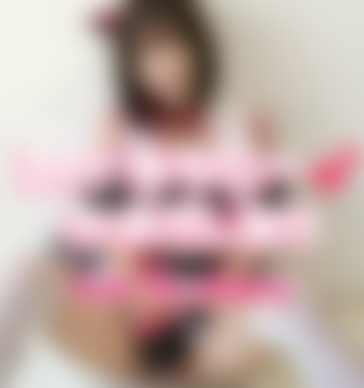 お読みください👇
たくさんの方から再公開してほしいという声を頂いたので7/27再販しました。7/6~7に期間限定公開していた始めてのおにゃ動画です。その時に見てくださった方を優先するため価格は上げてあります。
----7/6投稿文----
必ず最後までお読みください🍀🐤🦀
これはわたしのちゃれんじ企画です。きのう初お披露目のサイバーネコ🐱コスプレを着たのですが、この日はちょっとむらむらしてたので、初めてカメラの前でおにゃにしちゃいました💕こちらの動画では顔出ししてます。フォロワーさんからわたしの動画や画像を見てよく気持ちいいことしちゃったという報告をよくいただくので、せっかくならわたしも気持ちいいことしてるところを一緒に共有したいなと思って、思い切ってだしました。5分11秒ありますがずっとこのサイバーネココスのままで、途中パンツだけ脱ぎますが、ブラはずしてないのでおっぱいみれません。服きたままです。今回はある音にこだわって作ったので、ヘッドフォン推奨ですがボリューム大きめで聞いてみてください😆
こちらは顔をだしているのでちょっと身バレもさけるために金額を高く設定してあります。顔出しなし(鼻から下は映ってます)のバージョンもあるので、顔が完全に出てなくても雰囲気だけ見たいという方はそちらを見ていただくのもいいと思います。どうしてもりいなの顔も見たいという方はこちらをみてみてください。内容はおなじで顔がでているかどうかの違いだけです。
私にあんまりこういうことをしてほしくない方もいると思うので、こういう動画出してたよってXで拡散するのはひかえてくださるとうれしいです。(この投稿へのコメントはOKです)今これを読んでくださってるわたしとあなただけの秘密🥰でおねがいします。自分で出してるので何いってるの?って感じかもしれないけど😅
恥ずかしすぎる気持ちもまだあるのでこの動画はあんまりたくさんの人にみてもらうのははずかしいので、一応この土日はUPしておこうと思いますが突然消しちゃうかもしれません。あと、金額も高く設定してあるので満足してもらえるか不安もあるので、ちょっと迷ってる方は見ないほうがいいかもしれません。それでもわたしのチャレンジするきもちを応援したいという方は見ていただけたらうれしいです💕見終わったあとの感想もおまちしてます💕 (2/2)