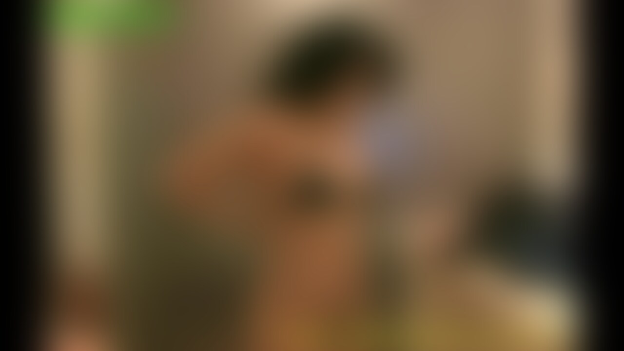 おっぱいが大きいエロいお○○○さんにプライベート水着を着せイチャイチャ❣️
愛撫すると良い声を出します❣️
この姐さんとも中出し性行為❤️
先ずはねっとりした前戯シーンからどうぞ😊
動画中お○○○さんは完全顔出しです❤️ (2/2)