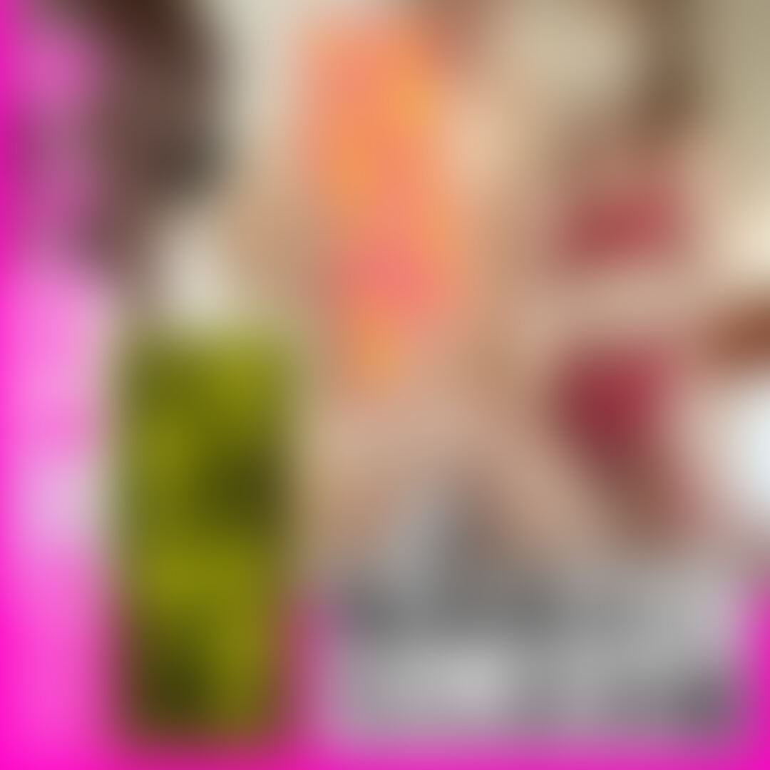 薫ちゃんとたくさんM男くんをいじめちゃったよー😋✨
2人に同時にいじめられるなんて初めて?
嬉しいでしょ?
気持ちよすぎちゃうよね?
乳首もおちんぽも同時に責められちゃって気持ちいいを逃がす暇もないから大変だ💕
ほらほら、たくさんちゃんと我慢しないとこの楽しい時間が終わっちゃうよー?😛
あーあ!
ちゃんと我慢しないから気持ちよくイけなかったじゃん🤭
残念だったね?💕 (2/2)