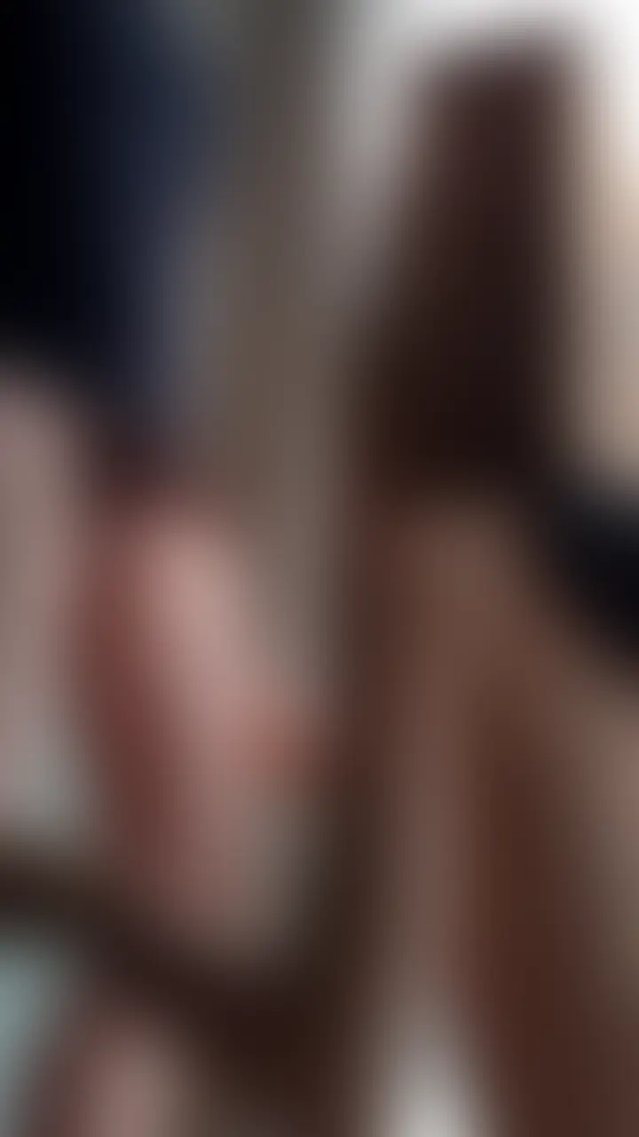 【巨根x紙袋x窓際】変態プレイ好きなドM妻を後ろから激しく突きまくり😈❤️ (2/2)