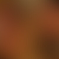 AVを観るとエッチな気分になっちゃうという彼氏からの情報を頂いたので、男性陣と一緒にAVを観せてみた・・・。
AVをみつめる「みえさん」の目が、だんだんうつろになってくると、男性陣の手が「みえさん」の股間を弄る。
もうすでにマンコはグッショリ！

AVと同じような事をしてみたい？？
複数のチンコを握りしめ、そのままソファーの上でプレーが始まる！！
テレビの喘ぎ声と「みえさん」の喘ぎ声がリンクする！！ (2/2)