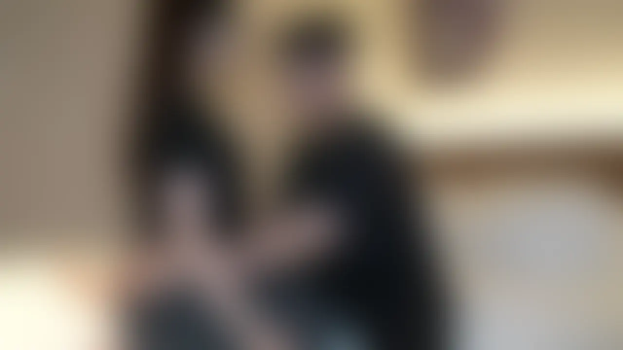 仕事終わりのOLさんと生ハメいちゃラブ交尾。
急遽呼び出したのに、仕事終わりにオナホ扱いされにきたデカ尻美女に生ちんぽを子宮の奥に届けてあげました。
一緒に温泉入って、お酒飲んで、ずっとキスしてました、、 (2/2)