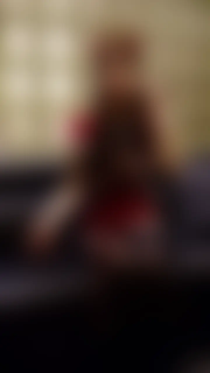右側の［♡いいね］を押してから見て欲しいです🥰

2025.12/27 23:59までに購入してくれた人 or MAXプラン加入してくれた人に サンタコスの写真セットプレゼント中だよ🎁✨

この動画に【いいね・保存・コメント】してくれた人の中からも抽選で写真セットプレゼントもしちゃう💓
（↑これは動画購入してなくても参加できるよっ！）

［性なる夜、かえでの乱れた姿 堪能して…？］

メリークリスマスっ！！🎄✨
今年もサンタさんになっちゃった…♡

人肌恋しいし 欲求不満だし…
おまんこ舐めてもらいたかったけど
最終的にはおちんぽ挿れて欲しくなって

結局 一通りえっちなことしちゃった🫣♡

やっぱりあったかい棒が欲しくなっちゃうのは仕方ないよ、ねえ…？ (2/2)