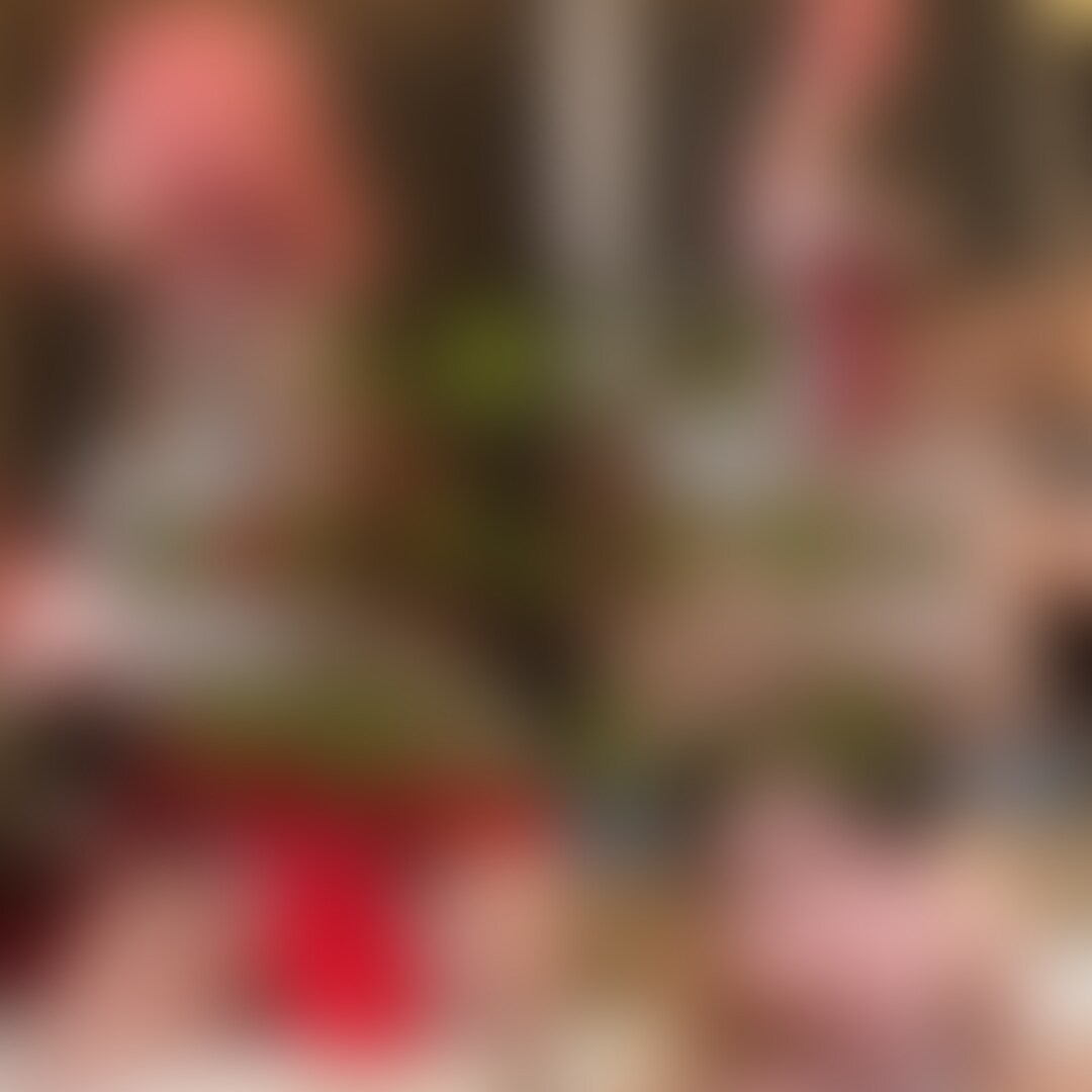 コスプレイヤーに個人撮影依頼して流れで中出しエッチ😈
165cmのスタイルばつぐんコスプレイヤーみつきさん
コスプレイベント撮影会のアフターで個撮依頼しちゃいました!
当日飛び込みで当然ですがスタジオも個室もいっぱい
仕方なく(?)ラブホで撮影会となったのですが…
大変なことに…押し倒されるがままに本番えっちできちゃったんです😈
あらためて初めまして!
今回が初投稿になります
コスプレイヤーさん大好きなむうです
コスプレイベント会場に行ってコスプレイヤーさんの写真をとりまくってます!
コスプレイヤーさん大好きないちカメコですが一部コスプレイヤーに知られており
個人撮影させていただくことが多く、そのままきわどい撮影やなし崩しでえっちなことしちゃったりしてます…!
動画も撮りたい欲が出てきたので、ハメ撮り撮影始めちゃいました☺️やっぱりコスプレえっちは最高ですね!!
みなさんにもぜひ見ていただきたく投稿を始めます!
今回の撮影会は
かわいいな〜ってテンションあげあげオタクムーブで撮影していたら
みつきさんのツボに入ったのか、かわいい〜!って言われて
そのままフェラからの、えっち本番まで撮影できちゃいました
みつきさん脱いだらFカップの美乳で大興奮!!😈3回もいっちゃった…!
ぜひ見てください!
これから頑張るのでよろしくお願いしますー!
集団コスプレ撮影会では人懐っこい笑顔とスタイル抜群のルックスで一際目を引いていたみつきさん
たくさんシャッターを切らせてもらった後、隙を見て思い切って声をかけたらなんとアフターで追加で個別撮影をしてくれることに…!
一旦会場を出た後、待ち合わせて個別撮影できる場所を探すことに
しかし大規模コスプレ撮影会の後、いくらコスプレで有名な某街とはいえ
近隣の撮影できそうなスペースは全滅…
しかたなく、ほんとにしかたなく、下心なんてないんですけど
当日でも入れるラブホでの撮影を提案したところ、なんとおっけー!
「いい人そうだしいいですよ笑」とのことでした😈
ラブホに入ってからはセッテイングしつつまったり雑談
かわいいな〜〜とちらちら眺めながら話していたところ…
みつきさんのツボに入ったのか
「むうさん可愛いね😊」
からのキス、そのまま流されるように押し倒されて
そのままぱっくんとフェラされちゃいました…!
みつきさん、なんだか手慣れてませんか?!
そして「友達に紹介しておこー☺️」なんて言ってましたけど
なぜか撮影依頼結構もらって個撮できてるのってもしかして?!
なんて悩むのも一瞬で、あまりのテクニックにそのままお口の中に…!
大変きもちよかったです…
その後は順番逆になっちゃったけどコスプレ撮影へ
今回のコスプレは某ゲームの巫女さんっぽいあの方です
抜群のスタイルが袴のスリットデザインを際立たせててめっちゃ可愛い…!
あとえっち…!
二人きりなこともあり、だんだん際どい撮影になっていきました
そんな可愛いみつきさんを見ていたら我慢できるはずもなく…
そして大きくなったアレが近くで隠せるわけもなく…
「またおっきくなってるんだけど笑」とあっというまにばれちゃって
なんとコスプレのまま、また濃厚なフェラ…!
こんなの我慢できるわけないですよね🥹🥹
あやうく速攻で出そうになったけど
そこは維持と根性で我慢して、きもちよくしてもらったお返しのクンニ☺️
※むうはクンニがとても好きです
可愛いコスプレのお股に頭つっこんでクンニ…男のロマンですよね…
我慢できなくなったみつきさんから誘われるように、そのままえっち本番へ!
正常位からの大変えっちな騎乗位で、たっぷり出しちゃいました
いっぱい撮影したしコスプレえっちもしたし、なんか終わりムードがあったんですけど
そこは諦めない私です
ヌード撮影がしたいです!!!とお願いしたところ、なんとOK笑
そのままヌードも撮らせていただきました
コスプレも映えるけど、この神スタイルはヌードも間違いないですよね…
どの角度からも最高でした…!!!!
当然飽きもせずまたおっきくなったわけですけど😈
そして速攻でばれました😈
コスプレも可愛いけど素のみつきさんもめっっちゃ可愛い!
フェラ顔の撮影もめちゃくちゃ映えます
てかフェラ顔まじでやばい可愛くないですか?????☺️
もう3回戦目となるとお互い遠慮もないので
存分にむう好物のクンニもさせていただきました
クンニでがちイキしてるみつきさん可愛すぎる😈永久保存🥹
そのまま当然えっちなんですけど…
「ゴムしなくていーよ☺️そのまま入れて☺️」
なんて誘われちゃって生挿入🥹
みつきさんえっちすぎません?????
大量中出ししちゃいました…最高だった…
ぜひ作品楽しんでください!
これからも投稿したいと思いますのでよろしくお願いします! (2/2)
