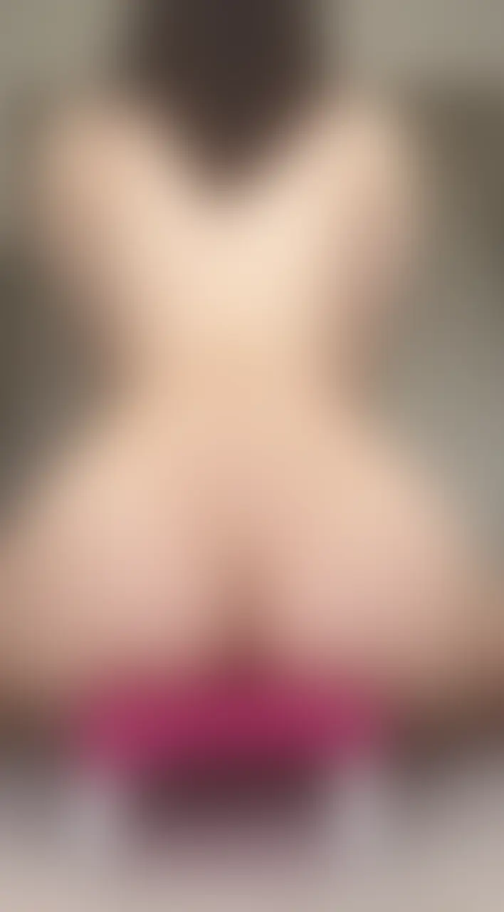 みゆきです🍑💕

またテンタクルンルンを使っちゃいました🫣💓

今回は思いっきり、大胆に、グラインド騎乗位をイメージして前後に動いてみたよ😳💦

動くたびにアソコがプニュプニュの突起に擦り付けられて、気持ちよすぎた🥹💓💓💓

気づいたら腰の動き速くしてしまって自分からイクまで一気に動いてたの恥ずかしすぎるよお😭

コメントたくさんくださいねっ💕

※お知らせ📣
いいね、保存マーク、コメントを各10個以上してくれた方は、特典が進化します‼️
エロ写メ特典→➕3枚（計6枚）
通話特典→➕10分（計30分）

※対象の投稿は、自分の前回更新日から今回更新日まで🍑
●例→1月1日に更新して、特典を受けたい方は12月1日〜1月1日までの投稿にいいね、保存マーク、コメントを10個以上残してくださいっ💕 (2/2)