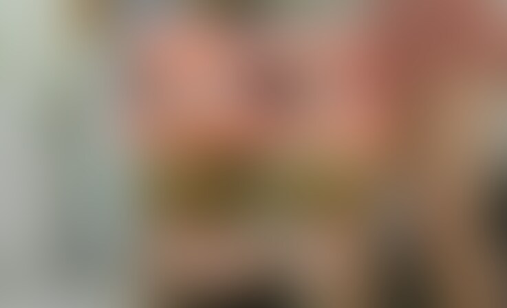 3人の女の子からのおなら攻め第2部です
新生M男さんは少し実の出てるようなおならの攻撃にどこまで耐えられるのか・・・
でもほんとM男さんの表情がずっと嬉しそうなんですよね
フェチからすればこの攻撃なんてただのご褒美ですからね
しかも三者三様
それぞれ音も匂いも違いますし比べながら嗅ぐってのは至高の領域ですね! (2/2)
