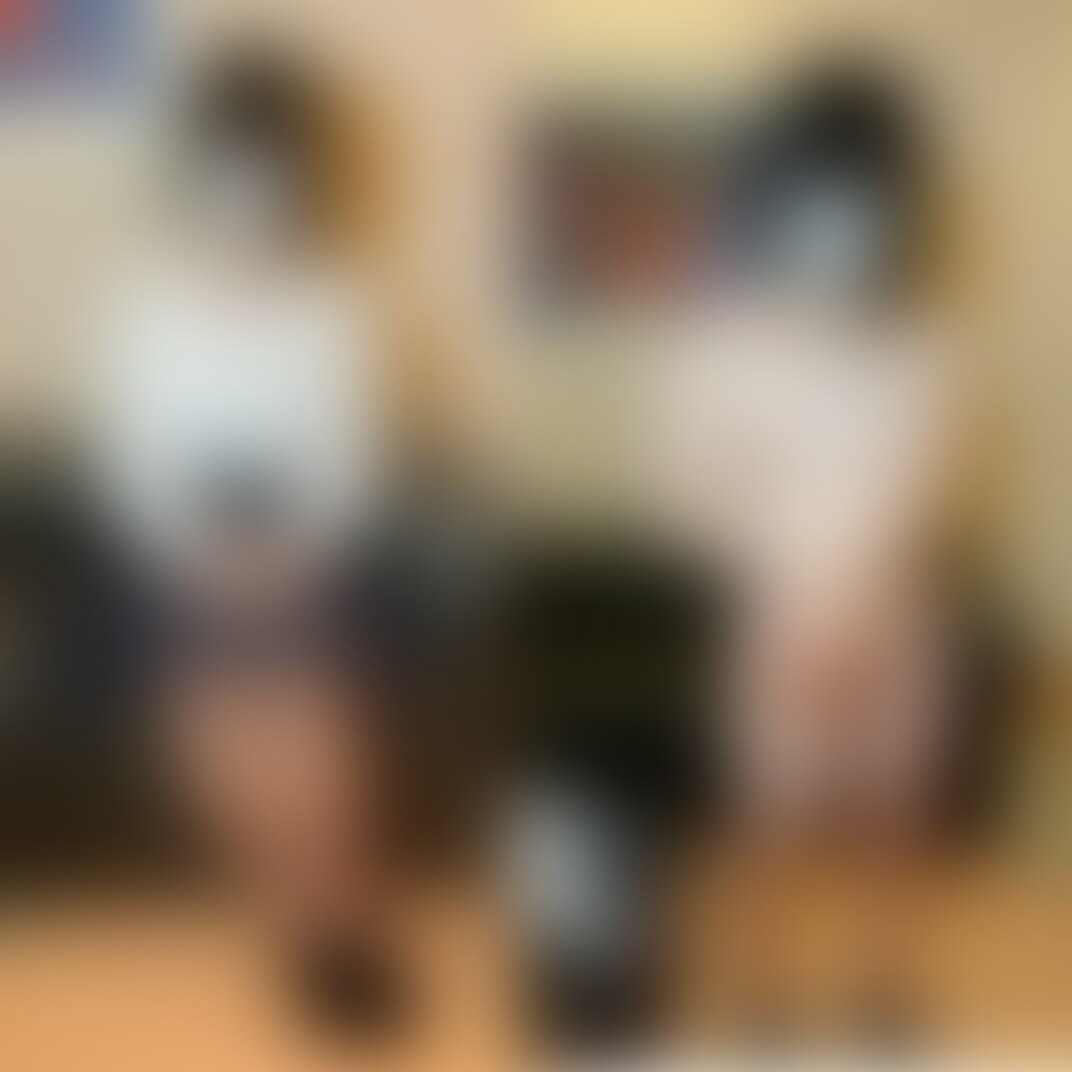 【個撮】IO代彼氏持ちの愛嬌振りまく超敏感ミニマム●リ 彼氏に黙ってハメ撮り。ち●ぽに夢中で気持ちいぃ連呼。生ハメベロチューしながら膣奥ガン突き大量中出し!
==============
愛嬌抜群のIO代ミニマム〇リです。
最近出来た彼氏と、温泉旅行に行くお〇が欲しいとのことで、
ハメ撮りとなりました。
最近の女〇D生はなかなか考えることがすごいですね。
p活はちょこちょこやっていたようですが、
ハメ撮りはあまりしたことがないようなので、
初々しい姿を是非ご覧下さい。
エッチなことは結構好きな方らしく、
気持ち良ければ何でも良いみたいです(笑)
キスしてたら段々ノッテきて、
激しく舌を絡ませてきました。
ベロッベロ~に絡ませるディープキスがマジ気持ち良かったです。
裸にさせると、恥ずかしそうに身体をくねらせます。
ハメ撮り慣れてない初々しさが可愛いですね。
かなりの敏感体質だったので、
乳首舐めると、ビクッとなって身体がのけぞっちゃいます。
キレイなピンク色のおま〇こしてたので、
指で広げさせてくぱぁ♥させました。
恥ずかしがっている姿が、とても可愛い。
恥ずかしさと興奮で、既にテカテカと濡れて糸引いちゃってます。
ち〇ぽハメられたら、かなり弱いところに当たったみたいで、
気持ち良いの大連呼!
「気持ちいぃ!気持ちいぃ!気持ちいぃ!気持ちいぃ~~!!♥×5」
かなりのザコマ〇コだったので、更に激しくピストンしてあげました。
感じすぎて愛液が溢れまくり、カウパーと混ざっておま〇こからダラダラ垂れまくりです。
ハメながらの本気ベロチューで、完全に彼氏のことは頭から消え去ってました。
「(中に出して)良いよぉ♥良いよぉ♥」
承諾も得たので、心置きなく膣奥に大量中出し!
ドピュッピュ~~~っと若i膣に気持ち良く射精しました。
このこは近い内にまた呼び出して、ハメ撮りしようと思います。
「いいね」をたくさんもらえると投稿頻度を増やす励みになります。頑張ります。
=============== (2/2)