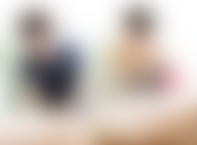 いつもご覧いただきありがとうございます!
今回はめちゃめちゃ可愛い女子大生セラピに会ってきました!
若いだけあって肌がきれいで何より顔がめちゃめちゃ可愛いです!
もちろん今回も手コキ交渉をしてきました。
手コキだけにとどまらず、美巨乳も触らせてもらったり、、、
今回も最高の映像になっております。
ぜひご覧ください!!! (2/2)