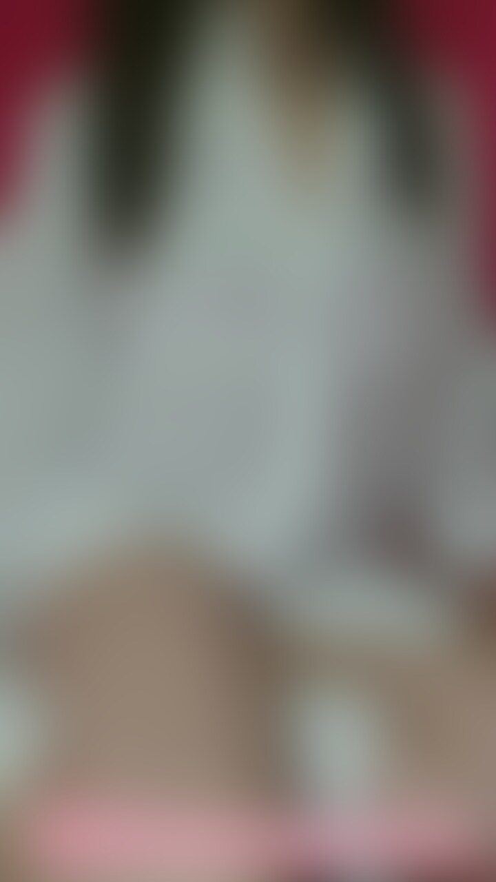 2回に分けて撮影したのでパンツ脱いでオナニーしてる動画がどこかに消えてしまって今回は珍しくパンツ履いたままhimeがオナニーして喘いでる動画です♥でもローターが気持ち良くて凄く濡れちゃったの。。。💕 (2/2)