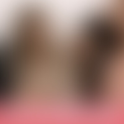 見るからにエッロい色白巨乳ギャルに勃起チ〇ポを見せてみた結果。
見るからにエッロい色白の巨乳素人ギャルにギンギンに勃起したチ●コを見せつけるセンズリ動画です。
一発ヤリたいと誰もが思うフェロモンが漂いまくりの彼女。
「初対面だと緊張しちゃう」とチンチンを見るなり照れた反応と表情。
そんなこと言われるとますます興奮してきます。
チラチラの覗く胸の谷間からも視線が外せません。
彼女もガチガチに勃起したチ●コから目が離せない様子。
そっと手を取りチ●コへと誘うと驚くほどすんなり握りしめてくれました。
「カタい‥カチカチです‥」と握ったチ●コを自然と手コキし始めて‥
素人○○○によるセンズリ鑑賞のドキュメントをどうぞご覧下さい。 (2/2)