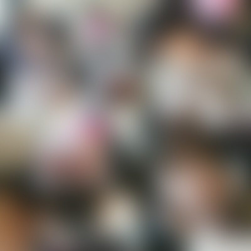 ※サムネではボカシが入っていますが本編では顔出ししています
今回の動画はいつものと違い、かなりの長編です。
それは何故かというと…どすけべ痴女めぐちゃんとのプレイが
あまりにも相性よくて、楽し過ぎて、エロ過ぎて…
延々とカメラを回してしまったんです。
めぐちゃんは、あどけない顔をしといてやる事なす事超どエロい。
アイドル活動の他に声優活動もしてるだけあって声が可愛いし、
語彙力があるのか天然のスケベ脳なのか、
とにかく絶え間なく淫語を発し続ける痴女界の逸材です。
仕草だってアイドル活動のたまものなのか
いちいちキュンキュンさせられるし、
それがち○ぽ握りながらだとかしゃぶりながらだから
とんでもなくシコいワケです。
というわけでのっけから焦らしたり意地悪言ってきたり、
だけどそのあま~い声と嬉しそうな小悪魔スマイルのせいで
全然イヤじゃない、ってかイイ、ものすごくイイ。
おち○ぽツンツンも乳首舐めもねっと~り味見するみたいなフェラも、
淫語と相まって快感120倍です。
続いて大好き過ぎる足コキを、
あえてソックス脱がさずにしてもらったんですが…
蒸れてたのかちょっとしっとりしてて、
僕のガマン汁と混ざり合う感じがしてこれまたメッチャ興奮。
コットンの感触を楽しみながら、たっぷり踏んでもらい、
たっぷり竿を挟んでもらっときました。
ちなみに散々カウパーしみ込ませたこのソックス、
めぐちゃんシレっと帰りも履いて帰ってました。
そゆとこも最高過ぎです。
で、足コキの流れで騎乗位スタイルでまたがってもらい、
まんコキと尻コキもちゃっかり楽しませてもらいました。
先っちょのガマン汁コネコネされつつの蒸れパン素股は言わずもがな、
むっちりハリのある美尻を見せつけられながら
ち○ぽをこすり上げられる尻コキとか…もうマジ天国でした。
そんなこんなであったまってきたところで、洋服を脱いで戦闘態勢に。
僕のことを見上げながら意地悪な言葉を浴びせつつ、
嬉しそうにちんぽをねぶり倒してきます。
めぐちゃんのメッチャ強いバキュームで
ゆっく~り竿を絞り上げるようなフェラ、コレほんと大好きなんですよ。
というわけで興奮度マックス振り切りまくりの
めぐちゃんとの極上「甘やかし淫語」プレイ。
長いので前後編に分けていますがそれでも今までで最長かも。
前後編両方ともドシコいので、是非両方をコンプリートして
シコりまくってくださいませ。
*-*-*-*-*-*-*-*-*-*-*-*
■動画情報■
【表示サイズ】1920×1080
【収録時間】27分35秒
【ビットレート】6000kbps
【拡張子】MP4
*-*-*-*-*-*-*-*-*-*-*-*
■注意事項■
・この作品は、私「kei」によって作られた、完全オリジナル動画です。
・作品に登場する人物は公的身分証で20歳以上であることを確認し、
撮影の同意書にも記入、押印してもらっています。
・2次使用、第3者への譲渡、転載、転売等は固く禁止します。 (2/2)