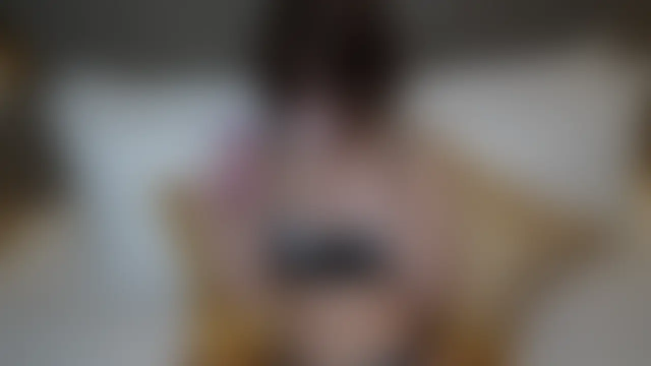 ウーマイザーをクリにイってもイっても
クリに当て続けたらどうなるか
新年早々のチャレンジ企画開催!
クリはましろの一番の性感帯だから楽しみ笑
早速クリに直当てして吸わせると
ゔゔゔゔ
という音と共に
ましろの体は
ビクンビクン
声でイグって言ってるのと別に実は何度もイってて
それでもやめずにウーマナイザーを当てる
何度イっても当てる
これを繰り返すと…
ごめん、最終的にどうなったかは覚えてない笑
覚えてないってことはめちゃくちゃ気持ちよかったんだろうな🥺 (2/2)
