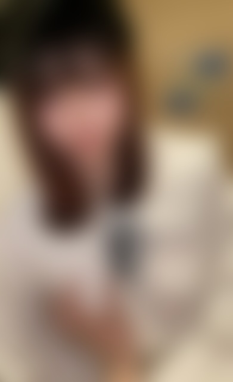 【個撮】IO代トー横〇ッズの地雷ちゃん５。今日も小遣い稼ぎで連続中出し

＝＝＝＝＝＝＝＝＝＝＝＝＝＝
ザ、という感じのトー横〇ッズ。

ちらつかせて、お口で約束で拾ってきました。

今日も今日とて、おクチ奉仕からの最後中出しです。


ちょっと遊び心で、窓際でノーパンチラです(笑)

かなり恥ずかしがってました。


いつものように、パクっと咥えて頂きます。

ぽかんとした顔で、おち〇ちんを咥える姿は最高です！


途中、苦しそうに喉つっかえて、咳き込んでいたので、

さらに、喉奥に一直線！！挿し込みます！



苦しそうに歪んだ顔がまた、いいですね(笑)


まぁ、最後は中出しは必須です！

なかなか人気なので、またハメ撮りしていきます。


「いいね」をたくさんもらえると投稿頻度を増やす励みになります。頑張ります。
=============== (2/2)