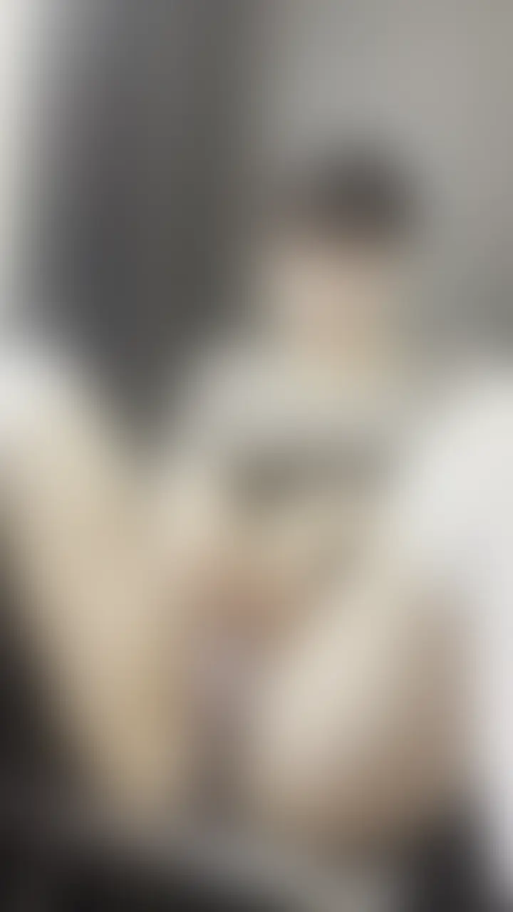 右側にある"いいね"を押してから見てください！ 

すずのこと応援してくれる人はもちろんブックマークも押してくれるよね？ 
推してくれてる人全員見てます💓

こんにちは！すずです🌸

今回は初めてリモバイでオナニーした動画だよ～💓
これも元マネージャーに裏切られて流出しちゃった

今回は一人でしたけど…いつか誰かにスイッチ押されてみたい🥺

動画では、めちゃビクビクしながら、えっっどいポーズで誘惑しちゃってるから… 
すずのくちゅくちゅ….ちゃんと絶対最後まで見てほしいな💓

🎁🎁🎁プレゼント企画開催中🎁🎁🎁

すずの写真集を抽選でプレゼントします✨

この投稿に「いいね」「ブクマ」「『かわいい』とコメント」していただいた方に

myfansにてプレゼント写真集をDMさせていただきます

フォロワー限定なのでフォローも忘れずに

⚠️締切は11/15まで、配布日は11/16予定です (2/2)