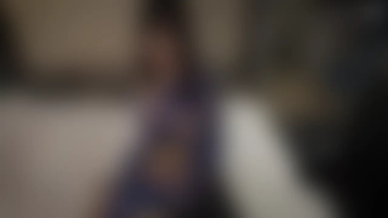 和服美女の生ハメ撮り！パイパンつるつるおまんこで濃厚フェラ中出しOKのえっちな撮影会。

和服に身を包んだ巨乳美女が、秘められた欲望を解放する激エロハメ撮り！
色白の肌とパイパンのつるつるボディが、カメラの前で淫らに輝く。
濃厚なフェラで男を誘い、和服をはだけさせながら感じる姿に興奮MAX！
情熱的な愛撫と大胆なプレイで、彼女の敏感な身体が何度も絶頂を迎える。
最後は中出しOKの濃密な撮影会がここに！ (2/2)