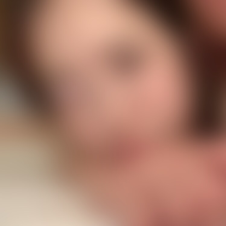 彼女の大好物「お寿司」を食べた後に、ラブホテルへ行きました。
着くなり全裸になる彼女。
スッポンポンになって真っ先に「マッサージチェア」にGO‼
20分くらい癒されてました(笑)。
僕はその間、風呂入れたり準備に追われてました…。
マッサージを堪能した後、ベッドに行ってさっそく「フェラ」してもらいました。
相変わらずのテクで、僕のチンポを元気にしてくれます。
潤いカチカチになった所で挿入です。
騎乗位で挿れてもらいました。
ゆっくりまったりと出し入れする彼女を見られるベストアングルです。
楽しく会話しながら騎乗位を楽しんだ後は、攻守交替。
抱きしめながらセックスに没頭します。
ホント彼女の可愛い顔を見ながらのセックスは最高です。
途中、途中での気を抜いた時の彼女の表情、しぐさに愛くるしさを感じます。
最後は、溜めに溜めた精子を彼女の膣内に「中出し」し注ぎ込みます。
最高でした。
【動画詳細】
動画時間:46:45
フレーム:1920×1080(HD)
サ イ ズ:1.92GB
ファイル形式:MP4
【注意事項】
※出演者は○○○以上であることを身分証で確認しております。
※法律や条例に違反することは一切行っておりません。
※本作品は、公開する事を目的に作られたオリジナル動画です。
※二次使用、譲渡、転載、転売等は禁止します。 (2/2)