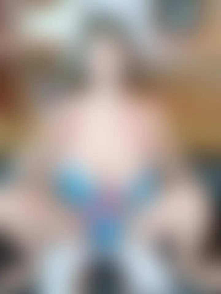 【ゴールド会員様以上向け動画】🎥
撮影中にカメラマンさんのイタズラ♡
水着の上から色々と触られ、揉まれ…
下乳が見たいと水着を持ち上げられ…
天然Lcupが露わに🤭そのまま揉まれました🥰
そしてさらに下にも手が伸びてきたよ💕 (2/2)