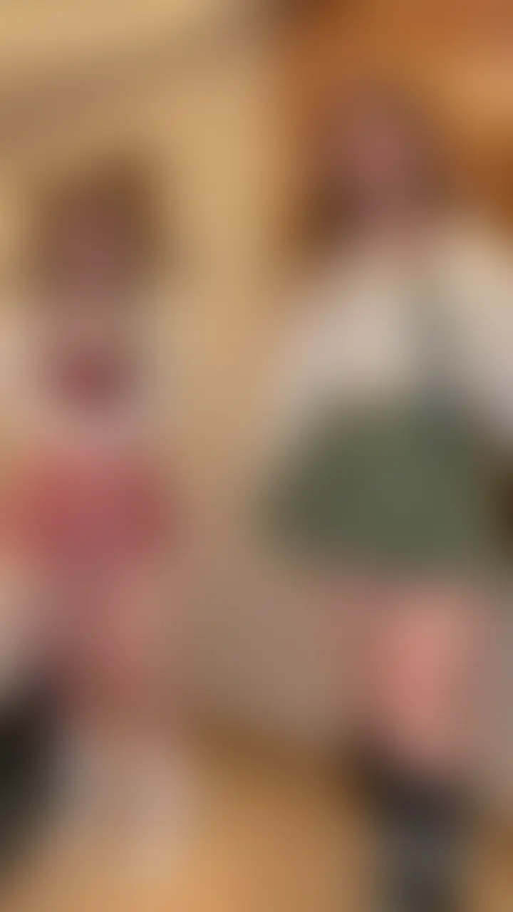 【挑発お漏らし美女♡♡】


めるちゃんと2人に囲まれて完全に逃げ場なし。

可愛い笑顔なのに、言葉はちょっとイジワル。

「ちゃんとついてこれる？」って、余裕たっぷりに弄ばれてく時間♡♡ (2/2)