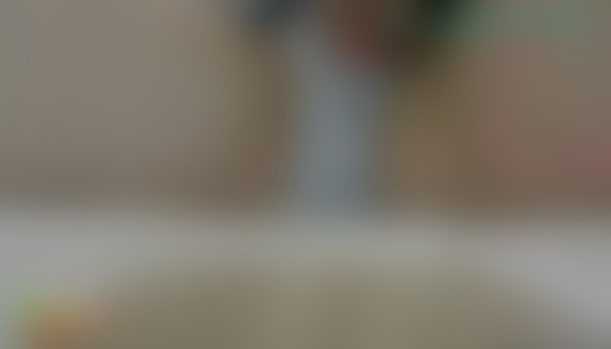 みんな大好きCKのパンツ
そのCKのパンツの良いところは見た目が何故かエロいのと生地の色によっては濡れると良く判る！
しかも着心地が良いのでオモチャとかで刺激すると直ぐ判る！
今回は２代目ポニテ○○○にCKのパンツを履いてもらいピンクロータでイタズラ
恥ずかしいので声を出さないように我慢してますが段々とCKパンツのオマンコ部分が濡れていく様子が判ります
そのリアルタイムでの濡れていく様子をジックリをご堪能ください♪ (2/2)