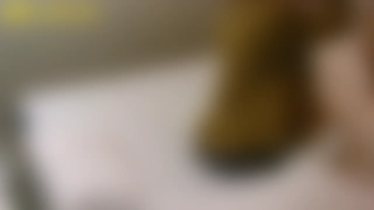 お金が無かったのでオジさん相手にアルバイト！
撮影＆ゴムなしで金額UP
めっちゃ喜んで思いっきり中出ししてましたｗｗｗ (2/2)
