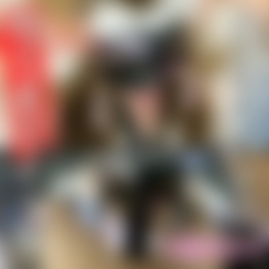 主観フェラ、イラマチオ🥰
喉奥突かれてとっても気持ちいい💜
猫面の下で白目剥いてるの見えちゃってる、、
ドマゾ女の潮吹きスイッチは喉奥にもあります🐶♥
イラマ汁垂れ流して潮吹きしてる音もお楽しみ下さい🐳 (2/2)