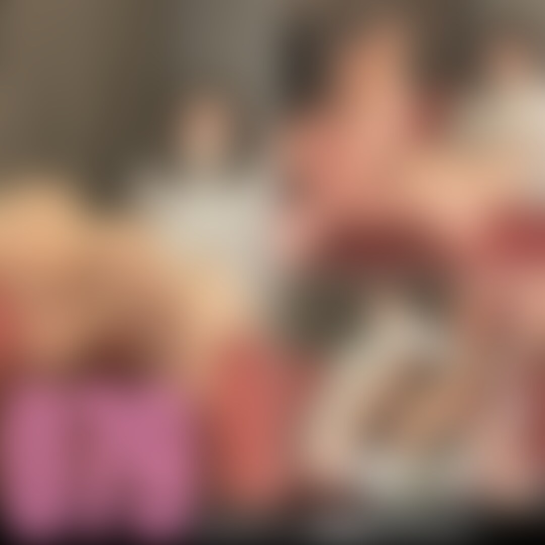 あやか/24歳/看護師💉
足のサイズ:23.5cm
今回は看護師のあやかさん💕
和な雰囲気から出る
艶やかさと色気。
24歳とは思えないほどの
大人っぽい美人さんでした!
品のある見た目通り
日頃は真面目に仕事ばかりを
しているそうです。
休日もカフェや芸術鑑賞が
趣味で人と遊ぶよりも
一人で過ごす方が好きだそうです😊
なんでこの撮影を許してくれたのか
不思議ですが、真面目女子の
足を舐められるのは堪らなかったです👅
この日、あやかさんは休日で
清楚な私服にパンストで来てくれました!
足の匂いは臭い感じではなく
洗剤に靴の中敷きの
匂いが混ざったような香りでした。
足舐めも人生初体験で
徐々に感じててる表情になっていくのが
めっちゃエロかったです💕
体もビクッと敏感に
震えさせるのも最高でした。
実は撮影後、あやかさんから
「私、足が性感帯かもしれないです」
と言ってくれました🫢
あやかさんの口から性感帯
と言葉がでるギャップも
ありましたが、そこで興奮が
絶頂しました🤯
和な雰囲気の美人看護師
あやかさんの性感帯足舐めを
ぜご堪能ください😊 (2/2)