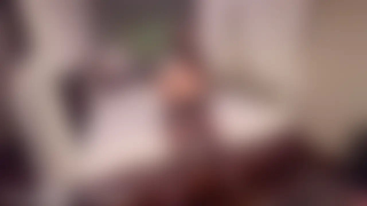 気になっていた寝取られカップルさんとコラボ。
いつか絶対犯したいと思っていたので喜びもひとしおでした。
動画のとおり彼女さんはアイマスクをしていても美人ですが、実際もモデル級。
ぶるんとしたくちびると白い歯が目立つ口にちんぽをあてがうのはめちゃくちゃエロいです。
同席した彼氏さんのカメラワークも流石。フェラシーンを含め、たくさん撮影していたことが伺える立ち回りで彼女さんの魅力をしっかりと表現できたと思います。
反響あれば続編も。コメントお待ちしてます。
アイマスク全編50分52秒（単品販売あり） (2/2)