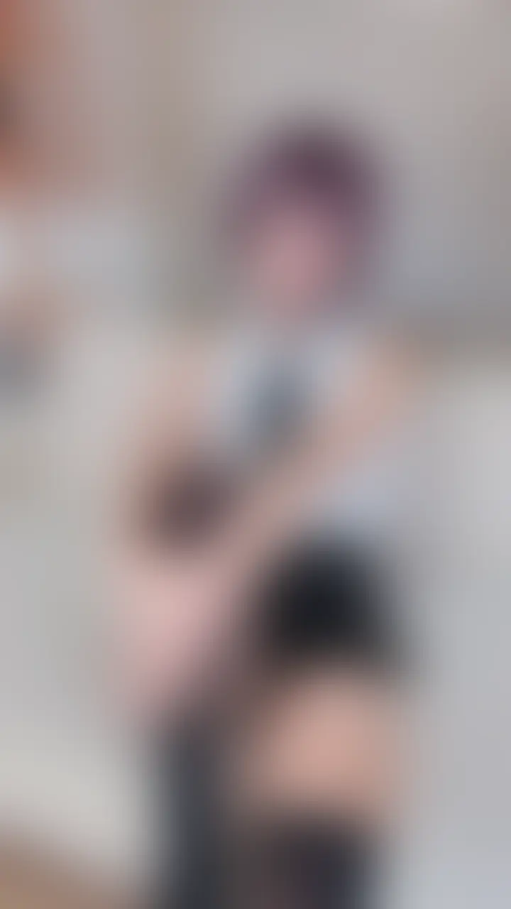 動画の更新止まっててごめんね💦
インフルで一週間くらい寝込んでました😿
かんぜんじゃないけど、だいぶ回復してきたのでこれから動画UPしていくね!
ハロウィンフェス🎃の動画の時に出したちくオナの続きでじつはバイブでもオナニーしてたというナイショの動画です💦
レゼコスはショーパンだからオナしにくいんだけど、隙間からアレをねじ込んでまでしちゃうのって、なんかすっごいえちくないですか?😚
サンプルの続きはおっぱいぺーんって出して、いじいじしてるのでおっぱい丸出しになっちゃてます😳💕 (2/2)