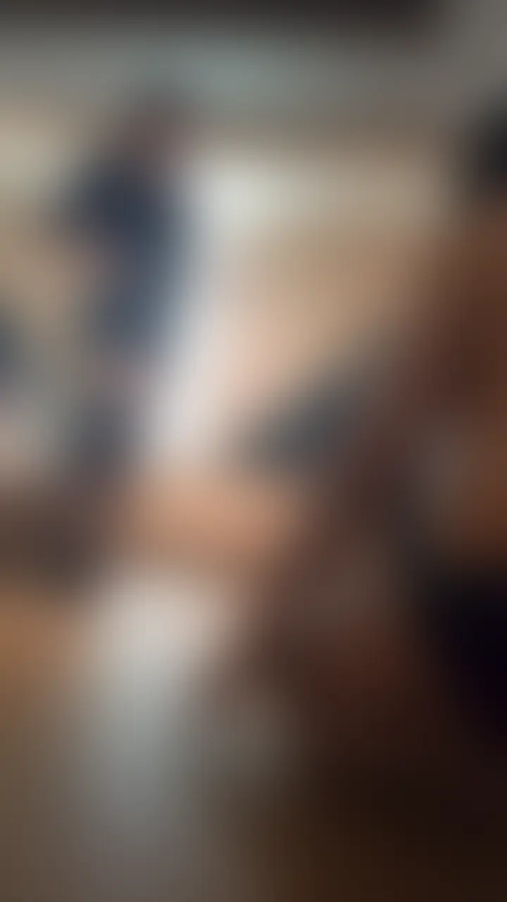 水樹清華様の鞭打ち試練~顔面騎乗~【縦画面】
清楚で黒髪ロングの
水樹清華女王様
そんな清華女王様の目の前に連れ出された1人のM男。
「何が好きなの?」
の問いに恐る恐る
「顔面騎乗」
と答えたM男に待っていたのは鞭打ち試練でした。
楽しそうに高笑いを浮かべながらいくつもの鞭を試す清華様。
顔面騎乗のご褒美を貰うために必死にのたうち回るM男はご褒美に辿り着けるのか?
※横画面盤と内容は同じとなっております。
お好きな画角をお買い上げください※ (2/2)