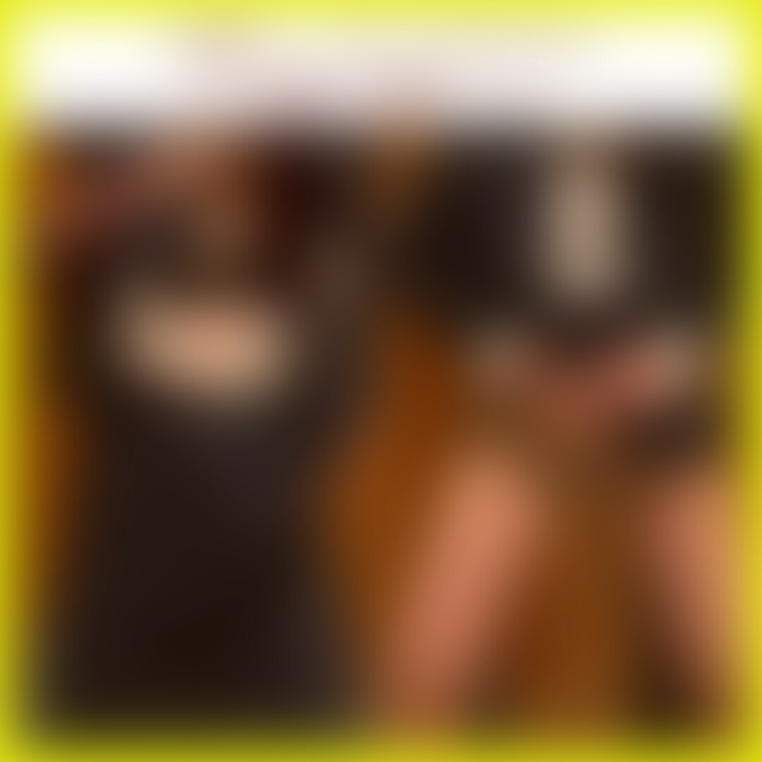 昨日まで公開していた○○○マゾJDさらちゃんの○○○動画のオマケです。カメラの前でスーツ姿のまま気持ち良くなって貰いました😌
高学歴女子らしく、スーツ姿が指定されているようなお堅いバイトをしているみたいです。日常的には清楚で品行方正なイメージで通っているだろう彼女を、こんな風にそのままの姿で言動だけを限りなく低俗に堕としていくのが楽しかったです🥰
ガニ股でクリを擦られてイカされたり、ワイシャツを脱がせて胸を露わにさせたり。イメージと真逆の痴態を取らせるのは歪んだ性癖が非常に満たされますね(╹◡╹)
今後もこの子にはこんな風に低俗な痴態を晒させようと思いますので、どうぞお楽しみ頂けると幸いです😌 (2/2)
