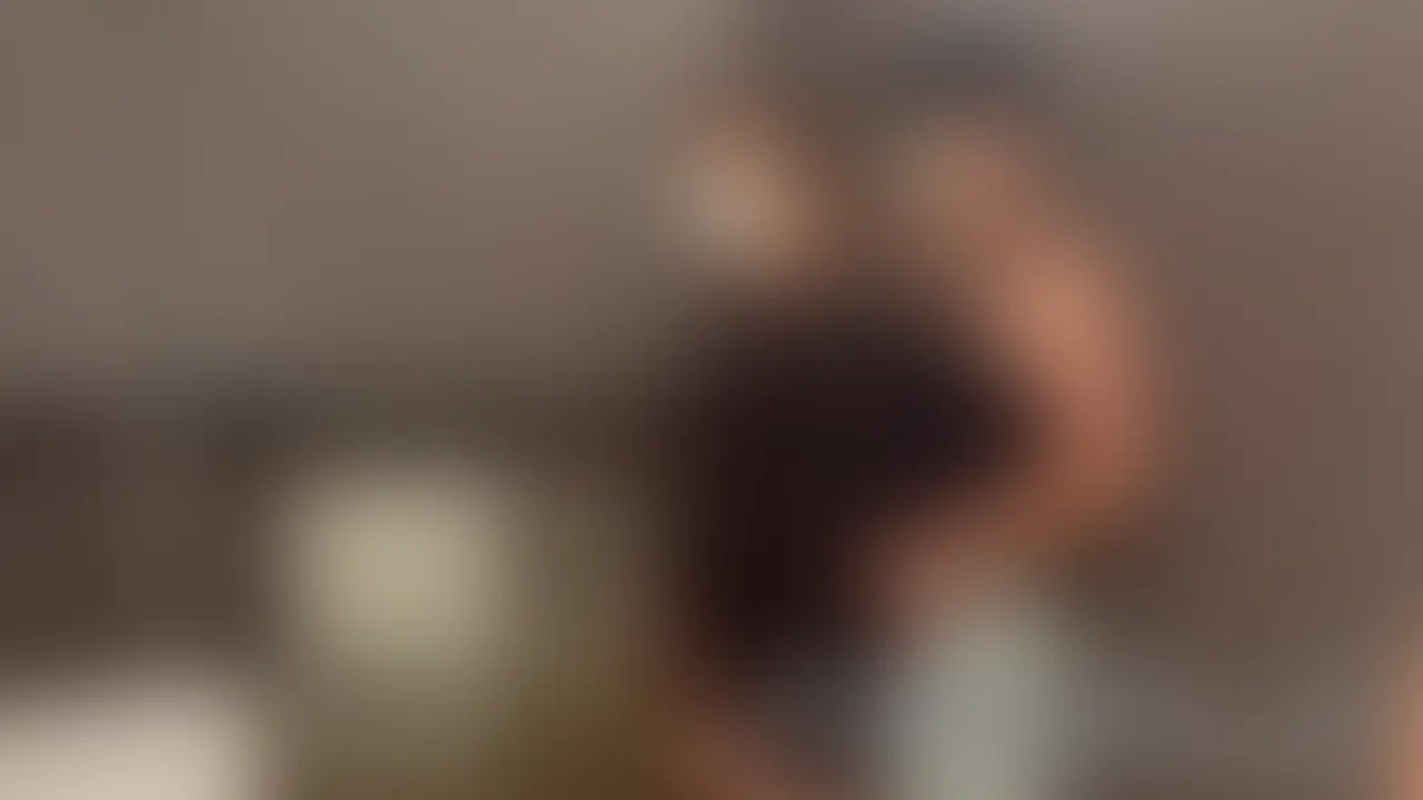 今作は2人からの強めのパンチを受ける動画です👉🏻👈🏻
途中、もろに鳩尾にパンチが入ってしまって吐いてしまったため雑なカットがあります( ᴗˬᴗ) (2/2)