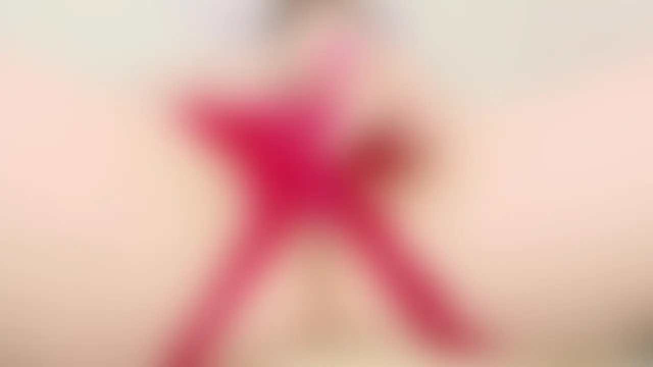 【がに股アヘ顔Wピース】リスナーさんから貰ったドスケベランジェリーエロすぎ///おまんこ部分丸見えじゃん!潮吹きのあとドアップでクリいじり98✨ひくひくして物欲しそうにしてごめんね!!騎乗位でいっぱい慰めるから...でも結局逝っちゃって尾へ顔晒しちゃうんだよね (2/2)