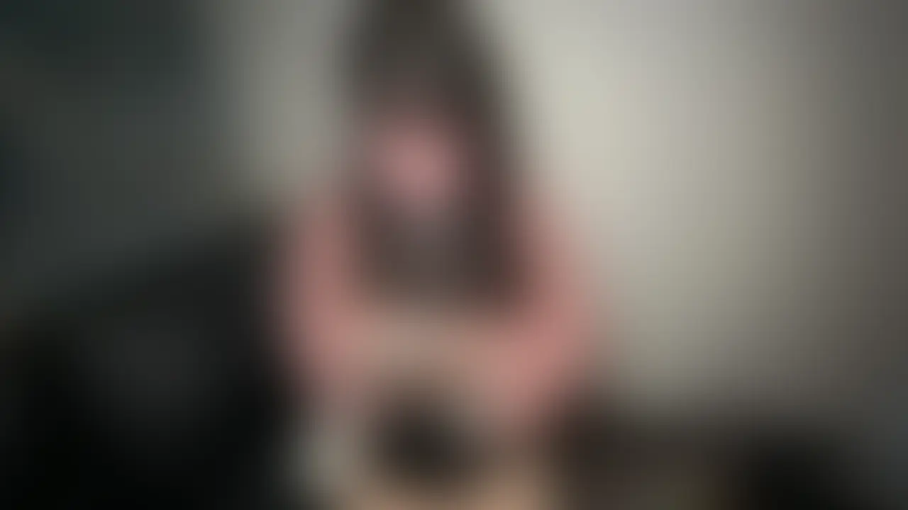 Hカップ黒髪ロングのデリヘル嬢がなんでも許してくれるので素股からそのまま挿入しても許されちゃいました
素股の正常位パターンで手で抑えられなかったので挿れてほしいサインかと思ってしまいますよね
今ピル飲んでない期間って言ってたので少しだけ中に出してあとは外に出してカモフラージュしました、、、
2回目に会った時の動画(マイクロビキニ)
https://myfans.jp/posts/394ff66a-eccc-418d-a5c0-a225f8d090b3 (2/2)