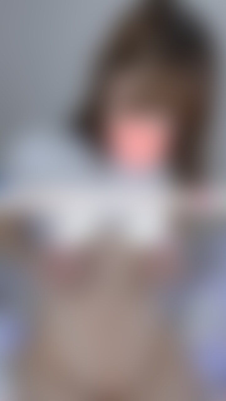 乳首ローターで乳首責めしてみたら
簡単にイッちゃいました…🫠💗 (2/2)