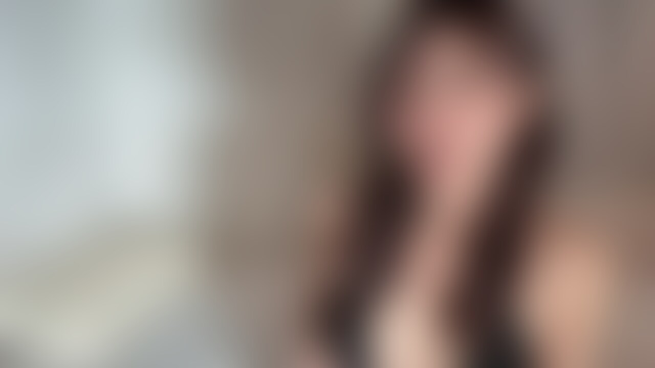 ビデオで会話しながらのオナニー見せ合うのはやっぱりドキドキするね💞
今日は黒いビキニだよ😘
水着は好き? (2/2)