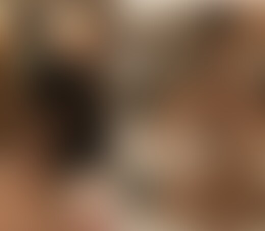 今彼としかエッチしたことない真面目なマッサージ嬢が潮吹きしながら「イっちゃうから激しくしないで!」と他人棒で中イキしちゃう様子
日々の業務で疲れた身体を癒すため若い女性が多く在籍している派遣のマッサージを呼んでみました。
期待に胸を膨らませて今回も2台体制でカメラを仕込みベッドが写るナイスポジションにさりげなく設置。
やってきたのはスレンダーでかわいらしい女の子!
年齢は24歳で真面目で仕事熱心なすごく性格の良い子でした。
同年代の彼氏がいるみたいで、エッチはその彼氏としかしたことがないみたいです。
「彼氏のことはすごく好きなので浮気とかは絶対しないです!」と言っていましたが、免疫のない女の子をヤっちゃうのは簡単ですねw
潮吹きも初めての体験だったみたいで、びちょびちょのベッドを見て恥ずかしそうにしておりました。
他愛もない話をしながらさりげなく太ももに手を置いてナデナデしてみると、「ダメですよー!じっとしててくださいね!」とすぐに拒否されてしまいます。
それでも何度か手を伸ばしていたのですが、呆れたように体勢を変えて触られないようにガードしておりました。
仰向けになって二の腕やお尻を軽く触りながら裏オプションでヌいてほしいと交渉してみたのですが「いや無いですよ!何言ってるんですか」とハッキリ断られてしまったので○○○抱き寄せてキスしちゃいました。
そのままベッドに押し倒すと「いやぁ!ダメ…何してるんですか!」と抵抗していましたが、華奢な彼女の腕を押さえつけて激しくキスをしながら何度も舌をねじ込んじゃいます。
服を脱がせてブラジャーをずらしてピンク色のかわいい乳首ちゃんにむしゃぶりつくと、「だめぇ…いやぁ…あっ…んんっ…」と嫌がりながらも感じているみたいでしたのでお構い無しに押さえつけて身体中を舐めまわしちゃいました。
たまらずズボンを強引に脱がせて、必死にガードする手をどかして股間に顔を埋めてクリトリスにもむしゃぶりついちゃいます。
今彼としかエッチしたことがない経験浅めな子なのでクンニは初めてされるのかもしれません。
クリトリスを細かく舐め上げると身体から力が抜けて震えた声で喘ぎ出して、痙攣させながらイっちゃってましたw
敏感になっている膣に指を挿入してGスポットを激しく擦ってあげると、「ダメぇ!!ダメぇ!!」絶叫しながら大量の潮を吹いて呆然としておりました。
興奮しまくってしまった私は彼女の顔に跨りちんぽを咥えさせます。
たっぷりとフェラさせてから彼女のパンツを乱暴に脱がして亀頭を膣に当てて一気に挿入しようとすると「いやぁ!ダメぇ!!」と口では抵抗しておりましたが、おまんこはヌルヌルなので簡単に奥まで入ってしまいました。
膣奥に亀頭を擦り付けて激しくピストンしてあげると気持ち良さそうに口元を抑えながら「そこはダメ!イっちゃうからぁ!」と身体をビクビク痙攣させながら中でイってしまったようでした。
彼氏としかしたことのない経験浅めな女の子をイカせまくるのは最高に興奮してしまいます。
彼女の膣内の気持ち良い場所をピンポイントで突きまくると面白いくらいにイキまくっててエロかったですw
測位でもバックでも「もう許してぇ!」と叫びながらイキまくっていて、騎乗位にさせると自然に腰が動いてイキまくっちゃう変態な彼女をスマホでハメ撮りまでしちゃいましたw
「やだぁ!撮らないで!」と抵抗しながらも下から突き上げられて我慢できずにイっちゃう様子が最高にエロいです。
最後は私に精子を大量にぶっかけられてビクビクしながらも我に返って気まずそうにしている感じもかわいかったですね。 (2/2)