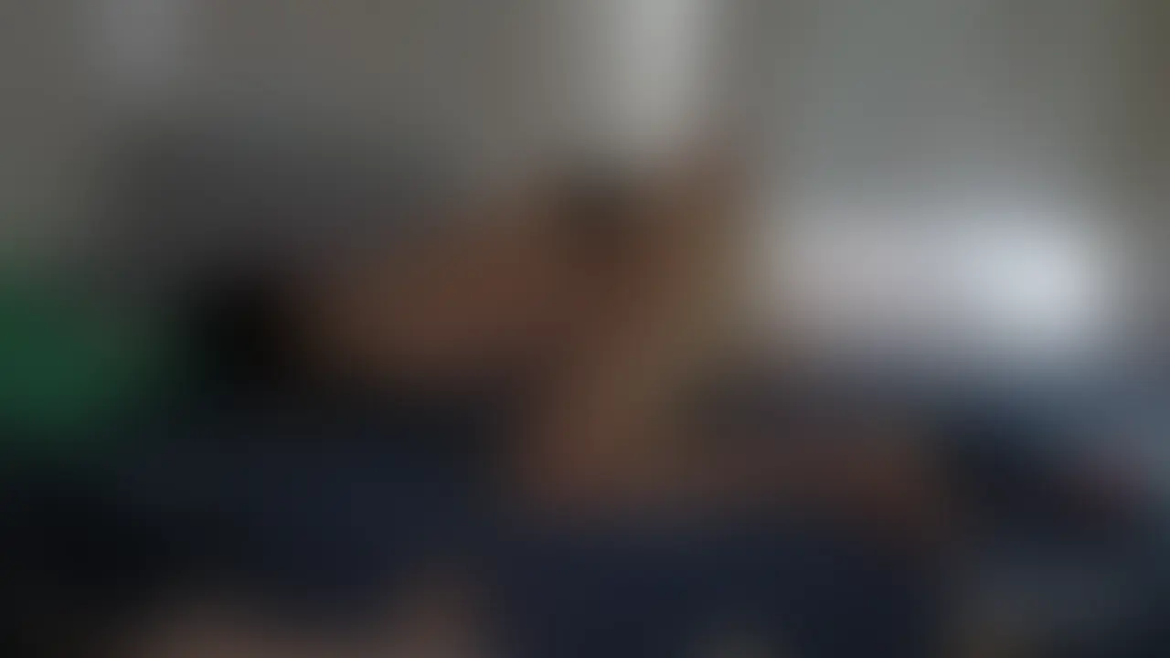 (別角度)24歳ドMの自宅へ宅配ちんこ！ sample 1