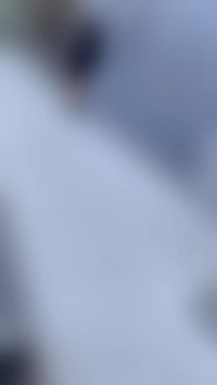 《完全顔出し》わがままな現役アイドルと犬カフェデートからホテルに連れ込んだら豹変。舌使い神すぎてヤバい超濃厚セックスしてきました。(高画質/90分越え)
----------------------------------------
【内容】
食事会で人懐っこく絡んできた現役アイドルちゃんと即連絡先交換!
超かわいい顔立ちに黒髪ロング、スレンダーボディで清楚系アイドルそのもの!
明るくてわがままな性格で「今度犬カフェ行きたい!」って甘えてきたので、
予定組んで犬カフェデートへ行ってきました!
ワンちゃんに囲まれて「かわいい~!」ってはしゃぐ姿が激カワ!
でも、その日のゴールはもちろんホテル連れ込み。
終わった後にホテル街を散歩してたら向こうも気づいた様子でした。ただわりと乗り気だったのでそのまま強引にホテルin。
ホテルに連れ込んだ瞬間、清楚アイドルの仮面が剥がれました、、、
「ねぇ、マッサージして♡」って言いながら、積極的にキス攻め!服脱がせると、
幼い顔とは逆に白い肌に大きめの乳首がツンと勃起!
舌が長くて神すぎる舌使いで、フェラしながら「ん~おいしぃ♡」って言葉攻め!敏感クリを舐められるとビクビク震えてました!
「もっと舐めて~!」ってわがままド変態モード全開!
そのまま生ハメしましたが膣が狭くて超エロかったです。
スパイダー騎乗位で腰振りまくり、長い舌で乳首攻めながら「イっちゃうよぉ!」ってアヘ顔!
普段は笑顔を振りまいてるアイドルが裏ではこんなに性欲強くてド変態ってまじでエロすぎました。
お気に入りの顔なら「いいね」「ブクマ」お願いします。またハメ撮りしてくる基準にします🔥 (2/2)