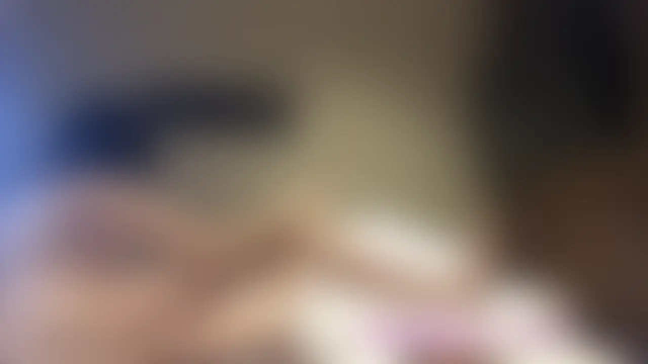 本編は完全顔出し、高身長美女さくらちゃんの足コキ、踏みつけ、手コキです。
容姿が美しすぎる高身長美女さくらちゃん、スレンダー美女好きにはたまりません。
これまで出会ってきた女性の中ではTop10に入るスタイルと容姿ですね。。。
腰に手を置いての見下していただきながらの踏みつけ。。。。。最高ですね。。。。。 (2/2)