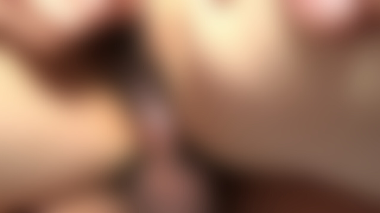 久しぶりに中出しです♡
バックでオチンポ入れられて本気汁出ちゃってます・・
最後はゴム取られて中に出されちゃいました♡ (2/2)