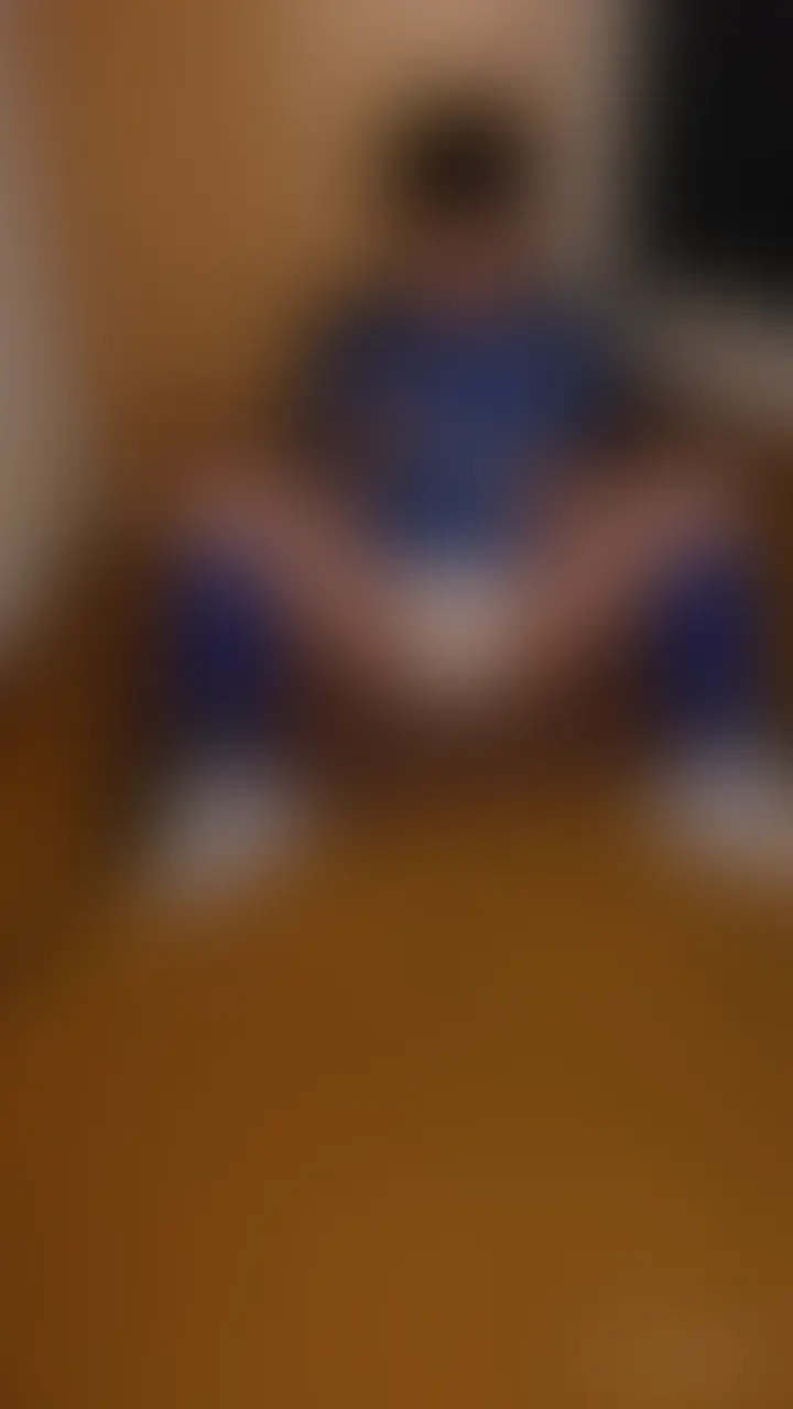 サカユニで拘束されて我慢できずお漏らし sample 1