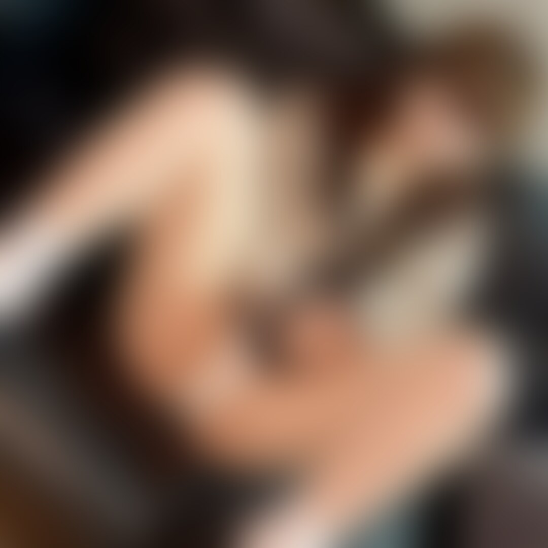 【個撮】小生意気な149cm2 ち●ぽが気持ち良すぎて貪欲に欲しがるp女「もっとぉ…いっぱいもっとぉ♥あぁぁぁ~~!!♥」子宮ガン突き連続大量中出し!
==============
小生意気な149cmミニサイズp女です。
毎回遊び続けて、もうすっからかんになったようです。
ボンボンらしく、そのあたりの感覚がずれているようです。
感度も良く中々良い身体をしてるので、またハメ撮りしました。
セーラー服を着させました。
なぜかメガネがバッチリ似合いましたので、そのままハメました笑
良い感じのメガネ.リっ子の完成です。
相変わらず敏感なので、乳首吸うと身体がビクビクッてなります。
面白いので、手マンで気持ち良いところ執拗にいじり倒します。
そしてメガネがあることで、フェラ顔が3倍くらいエロいです。
舌出させて、ち〇ぽをベロ~っと舐めさせます。
勃起したち〇ぽハメられた後は、ずっと鳴いてました
正常位で膣奥突かれるのが弱いみたいで、
「もっとぉ…いっぱいもっとぉ♥ふぁあぁぁぁ~~!!♥」
気持ち良さで訳が分からなくなって、ぶっ飛んじゃいます。
「お願い、もう無理っっ!!♥」
限界までイッたところで、膣奥に大量中出し!
さらにシャワー中に不意打ちハメして、ドピュッピュ~~~×2の大量射精。
ただ、これで最後かな。ばいばい。
「いいね」をたくさんもらえると投稿頻度を増やす励みになります。頑張ります。
=============== (2/2)