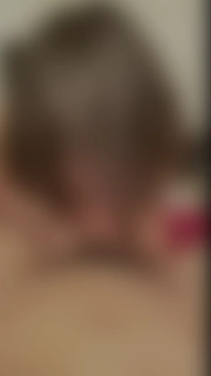 蔵出しシリーズ!
まだハメ撮りに不慣れな私たちの、いつものセックス。
騎乗位が激しすぎてハプニングが起きてしまったのですが、そんな臨場感も含めて楽しんでいただけたら嬉しいです。 (2/2)