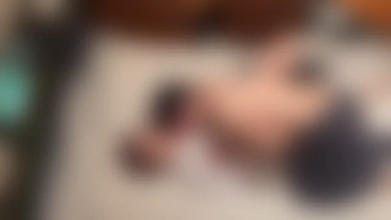 【本物素人の本気イキ生中出しSEX】女教師が不倫SEXで快楽をむさぼる。。。
不倫彼氏(保護者)に中出ししてもらうのが大好きな女教師です。
乳首を舐められてイキ、クンニでもイキ、生挿入でもイキ、最後は中出しされて一緒にイク。。。
モザイクではっきりとは確認できないのですが、ルックスもS級です!
演技は一つもなく全てが本気イキです。
女教師の中出しイキまくりSEXをぜひお楽しみください!
その職業柄、絶対に身バレは避けたいのでモザイクをかけてあります。ご了承ください。
演技一切ナシのリアルなイキっぷりをお楽しみください。
※本気でガチ素人のリアルセックスをお楽しみになりたい方だけ、ご購入をお願いします。
今後もガチ素人のSEX動画を投稿していきますのでぜひフォローをお願いします。
なお本作品は著作権法により保護されています。購入者本人のみが視聴可能であり、
第三者への譲渡、貸与、上映、インターネット上での公開、SNSや動画共有サイトへの
アップロード、複製、改変、再配布などの行為を一切禁止いたします。
本作品の内容をスクリーンショット、録画、録音などの方法で複製し、
他者に共有することも禁止されています。これらの行為は著作権侵害に該当し、
発見された場合には、利用停止措置、損害賠償請求、法的手続きなどの対象となります。
購入者は本作品を個人的な視聴目的に限り利用でき、商業的利用や営利目的での使用は
固く禁じられています。違反が確認された場合、販売者は権利を守るために
必要な法的措置を取ります。
JAVAmateurs All Rights Reserved. (2/2)