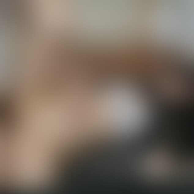 ‼️期間限定、1コイン500円セール中‼️

ラウンジから帰って、○○○ってリビングで寝てる彼女を起こしてあげました😇

ストッキングを脱がしてあげたら可愛い紐パン…😰
普段はユニクロのパンツなのに出勤の時はなぜ勝負パンツなのでしょうか…😰怪しい…
浮気の疑いがあるので抜き打ちでチンポ入れて締まりチェック笑
入れ心地的には白でした😇笑

寝起きだから正常位しかしたくない、って最初は言ってたのに結局バックで入れて欲しいとチン媚びして最高にエロかったです😇
チンコに飢えてるみたいだったんでやっぱり今回は白ですね。
皆さんはどう思われますか？笑 (2/2)