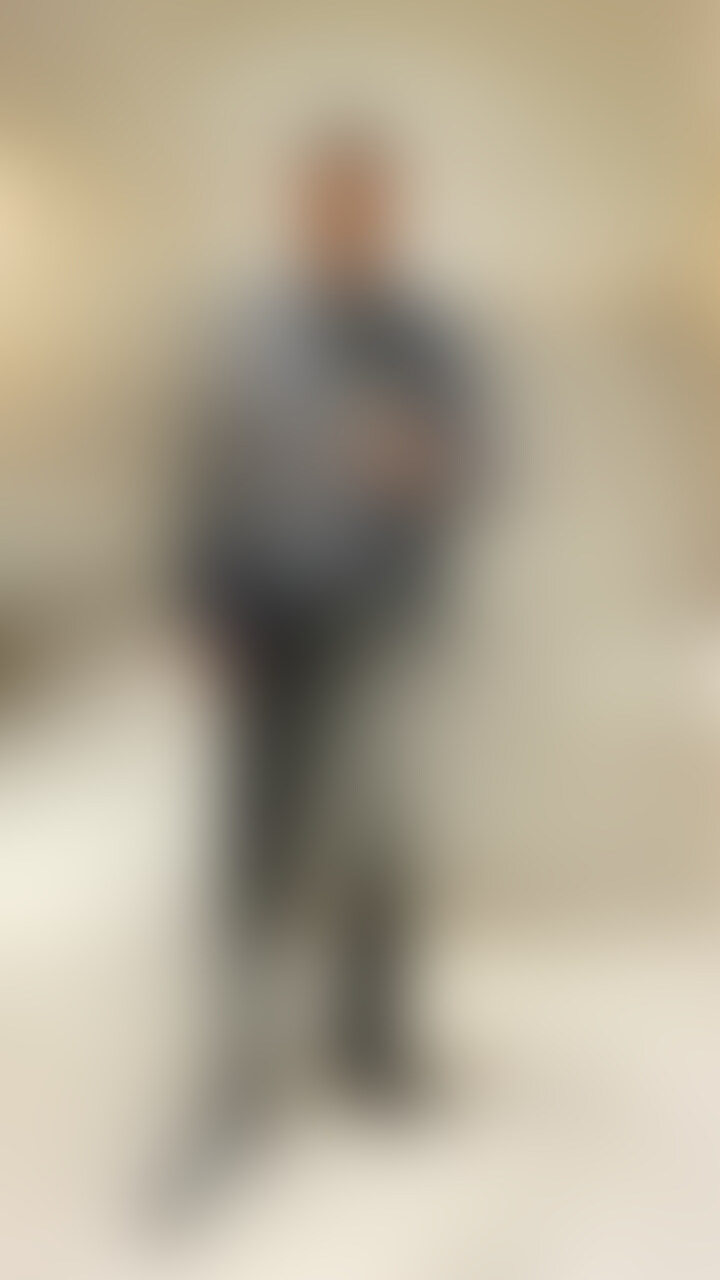 珍しい仕事姿のEXです。 sample 1