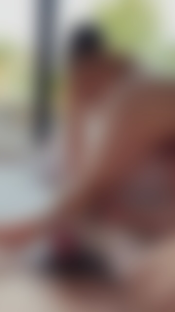 昨年末の背面騎乗位の動画です❣️漸く編集終わりました…
皆さんに観てもらえるようにと、K💃自ら腰振りました😍💕
通常の騎乗位ほと激しくはないですが、🍌を味わうようにゆっくりとKの🦪で咥えてす様がまた違ったエロさを醸し出してます🫣 (2/2)