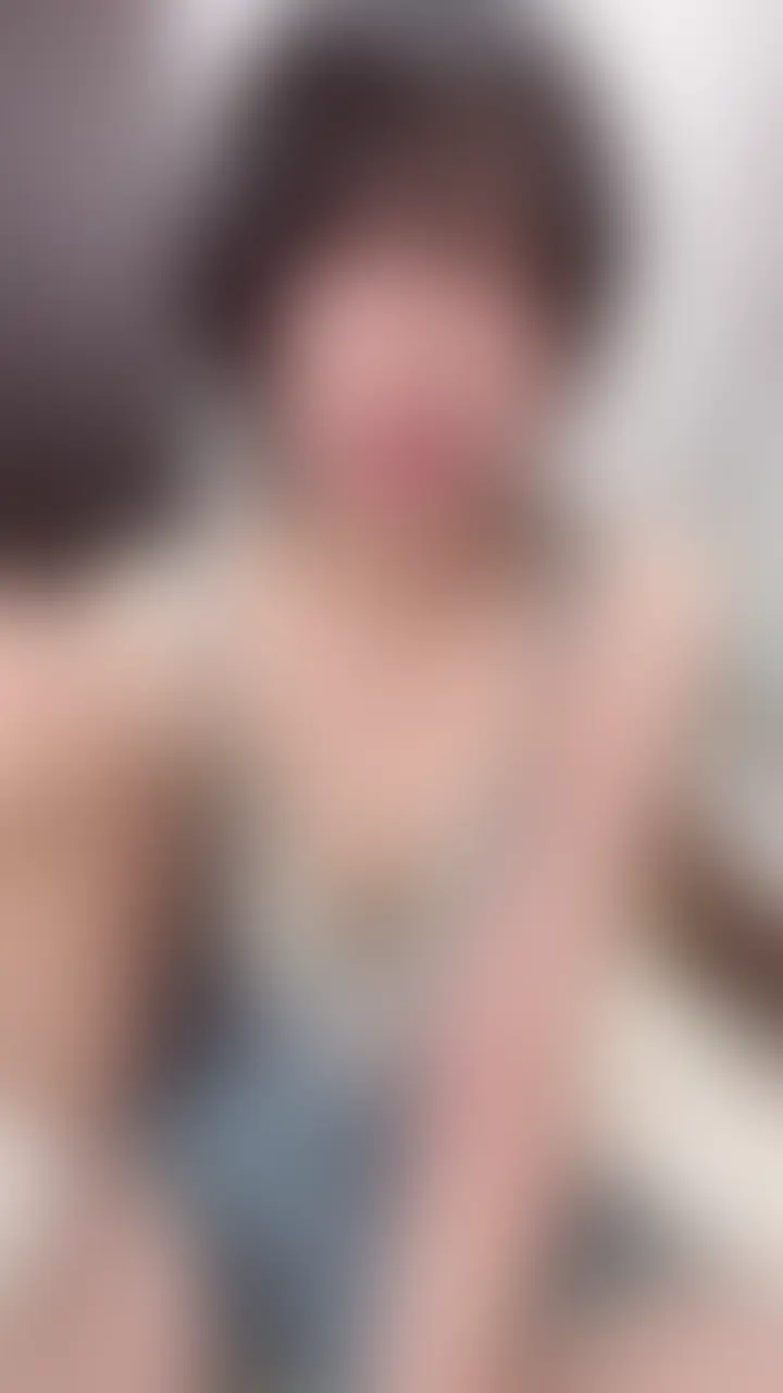 糖度高め注意..
以前の動画でアンケートの結果、イチャイチャ系が見てみたいとのことだったので今回は黒歴史レベルにイチャイチャ(*ﾉωﾉ)
キスと痙攣イきが好きな人は見てみてねん(恥ずかしいからあんまり見ないでね笑) (2/2)