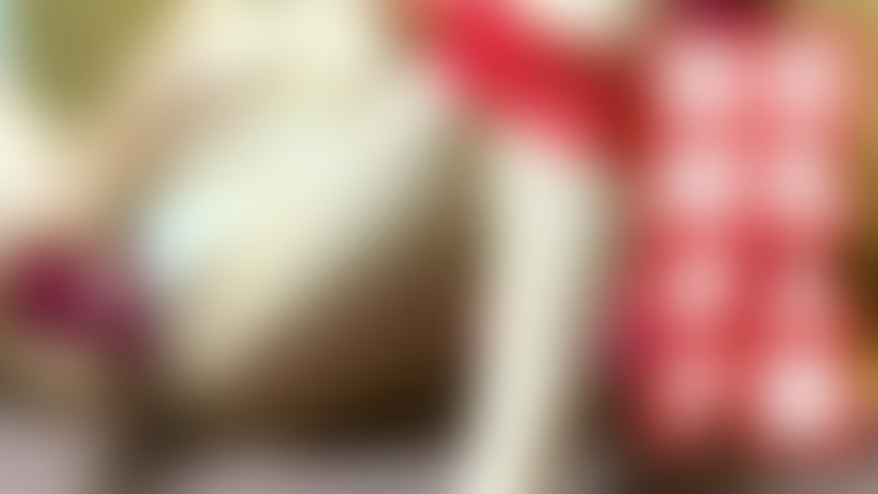 マゾ堕ちした人妻セリナさんから動画が送られてきました。
旦那にはしてもらえない○○○束を自分で施しオナニーしちゃってます。
もう普通のSEXでは満足できない体になっちゃったみたいで肉便器に使って欲しいアピールしてきます。 (2/2)